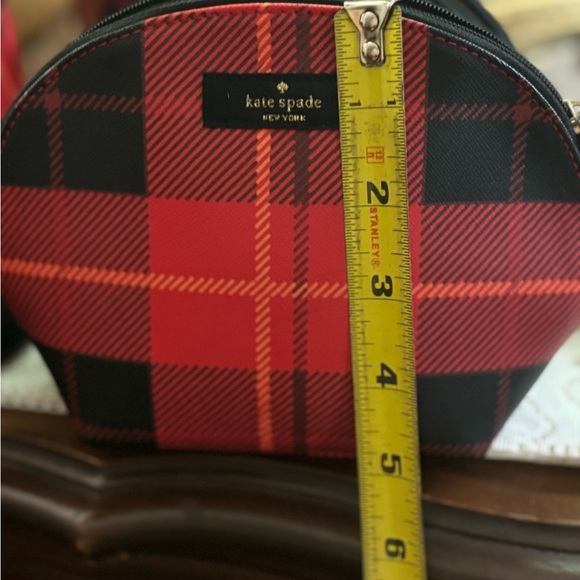 Kate spade red plaid large travel /gym 5 pc. Set tote over night set pristine - Picture 9 of 14